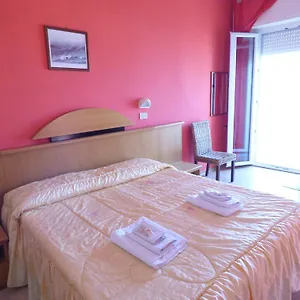 3* Hotel Consul